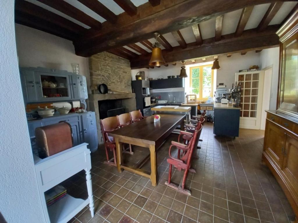 Bed and Breakfast Le Petit Manoir Isigny-le-Buat Exterior foto