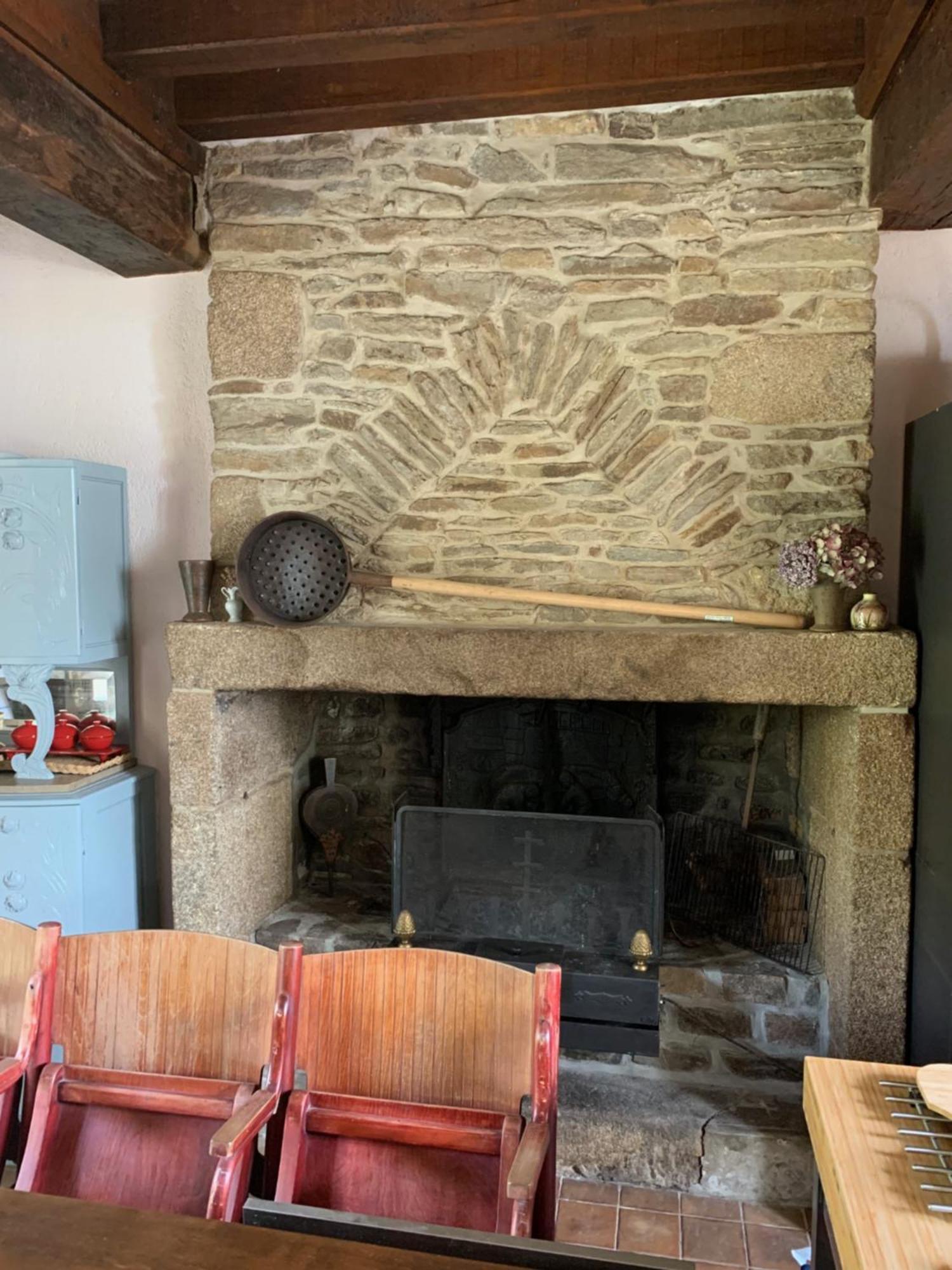 Bed and Breakfast Le Petit Manoir Isigny-le-Buat Exterior foto